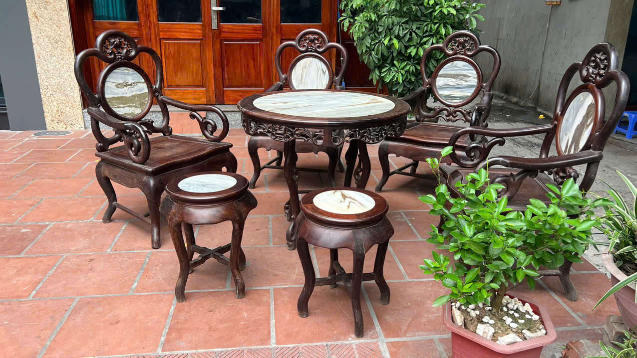 BÀN GHẾ TỦ